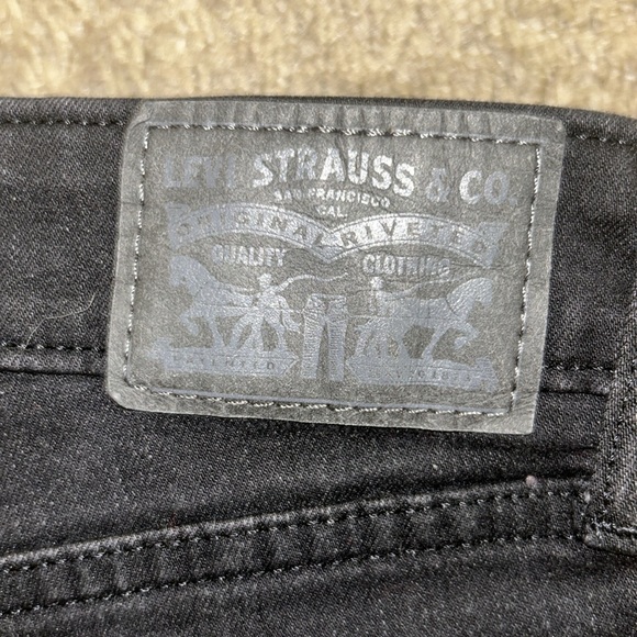 LEVIS - Picture 2 of 3